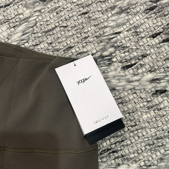 NWT Nike Yoga Straight Leg Leggings - Picture 3 of 6